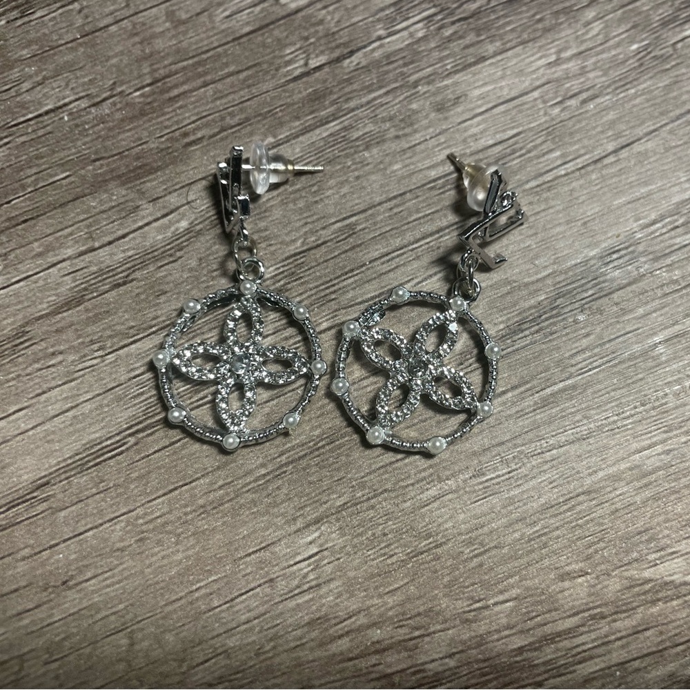 Ladies earrings